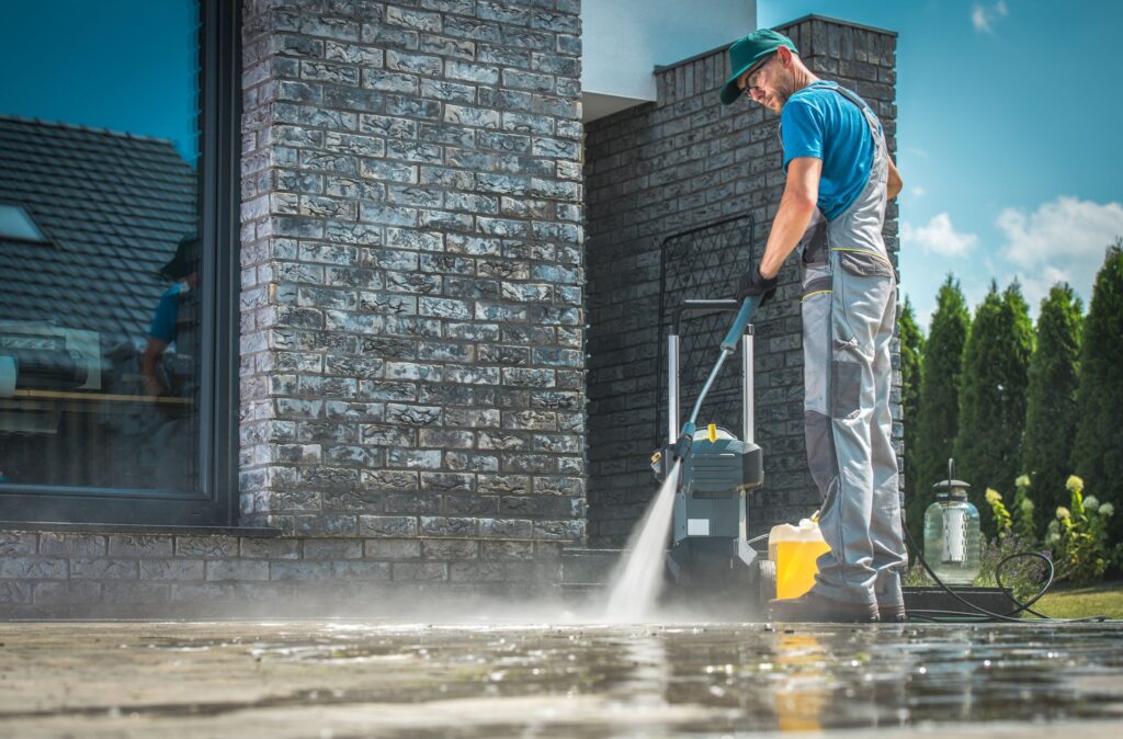 Top 5 Benefits of Professional Pressure Washing for Louisville Properties How much does a pressure washing service cost 1024x674 1